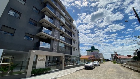 Aluga-se Apartamento Com 02 Dormitórios, Praia De Palmas, GCR/sc.