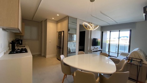 Aluga-se Apartamento Com 02 Dormitórios, Praia De Palmas, GCR/sc.