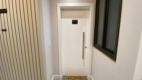 Aluga-se Apartamento Com 02 Dormitórios, Praia De Palmas, GCR/sc.