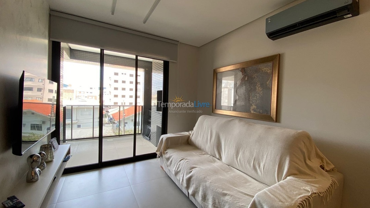 Apartamento para aluguel de temporada em Governador Celso Ramos (Praia de Palmas)