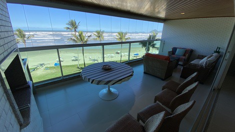Beachfront apartment in Riviera