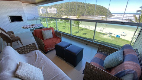 Beachfront apartment in Riviera