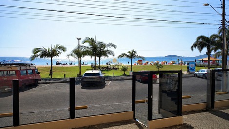 Encantador apartamento de 1 dormitorio en un edificio frente a la playa 🌅 🏖️
