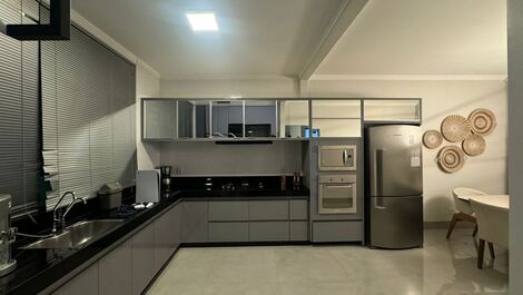 LUXUOSA CASA CONDOMÍNIO MARINAS D' CALDAS