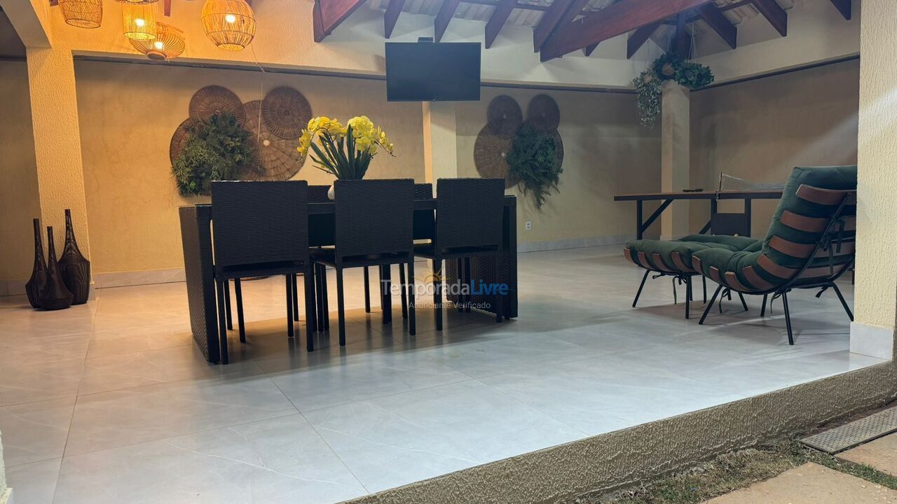 Casa para aluguel de temporada em Caldas Novas (Condomínio Marina Di Caldas)