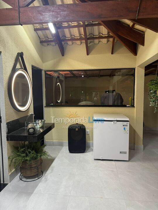 Casa para aluguel de temporada em Caldas Novas (Condomínio Marina Di Caldas)