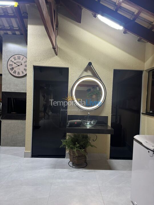 Casa para aluguel de temporada em Caldas Novas (Condomínio Marina Di Caldas)