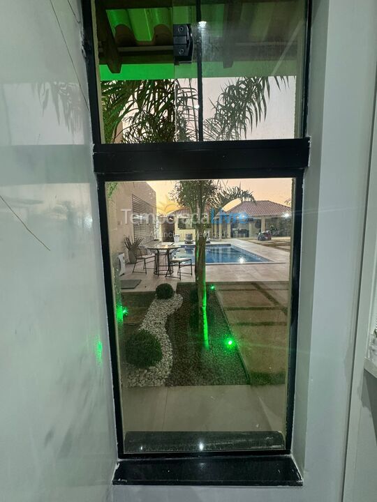 Casa para aluguel de temporada em Caldas Novas (Condomínio Marina Di Caldas)