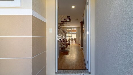 3-Bedroom House in a Gated Community, 400m from the Beach