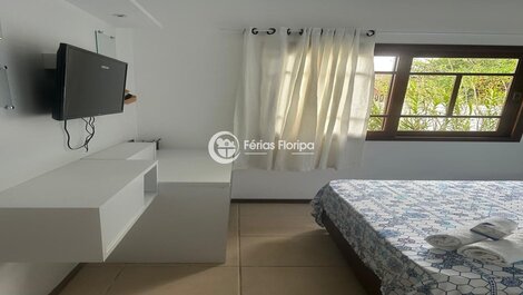 Casa con piscina a pocos pasos de la playa de Morro das Pedras.