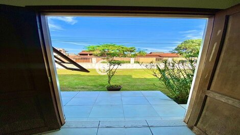 Casa con piscina a pocos pasos de la playa de Morro das Pedras.