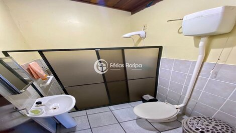Spacious house with pool near Morro das Pedras Beach