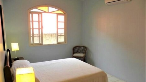 Excelente casa en la Playa Lagoinha, a 30 metros del mar.