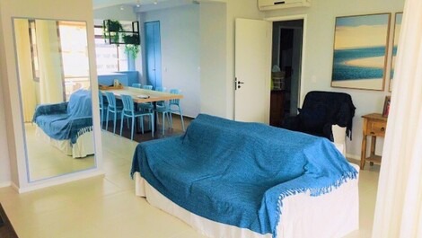 Excelente apartamento en Playa Brava, Florianópolis.