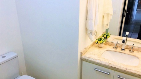 Excelente apartamento en Playa Brava, Florianópolis.