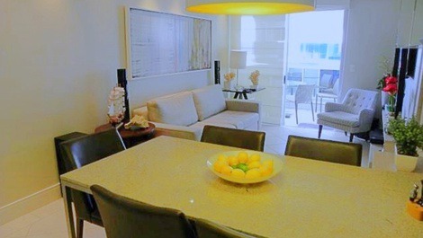 Excellent apartment one block from the sea.