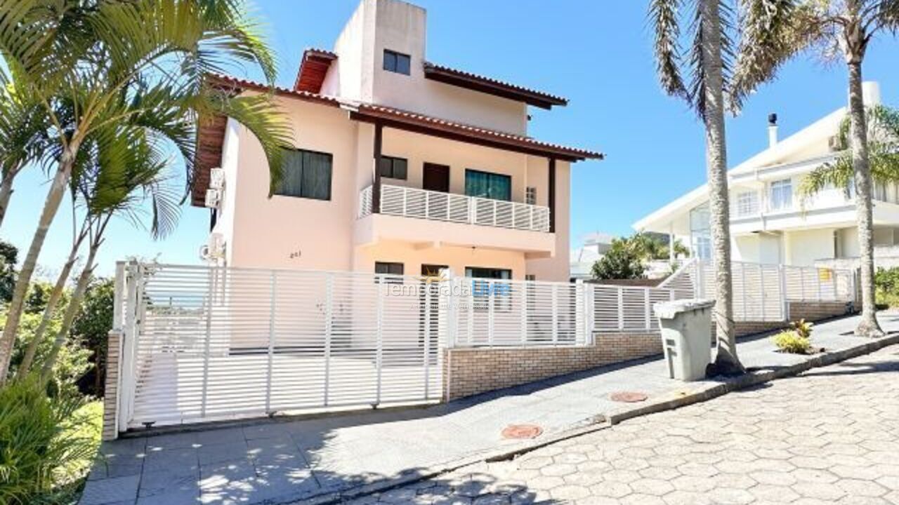 House for vacation rental in Florianópolis (Praia Brava)
