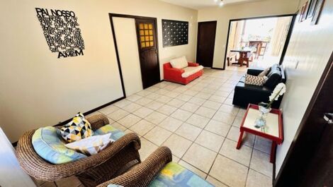 Excellent house with pool, in Praia Brava, 300 m from the sea.