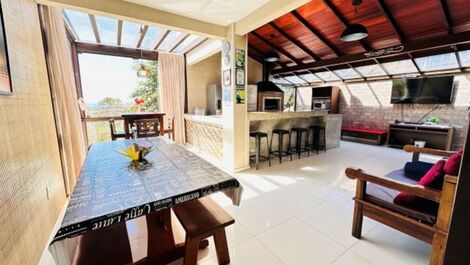 Excellent house with pool, in Praia Brava, 300 m from the sea.