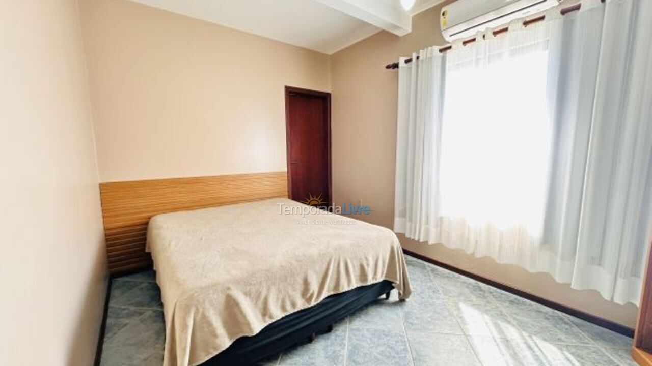 House for vacation rental in Florianópolis (Praia Brava)