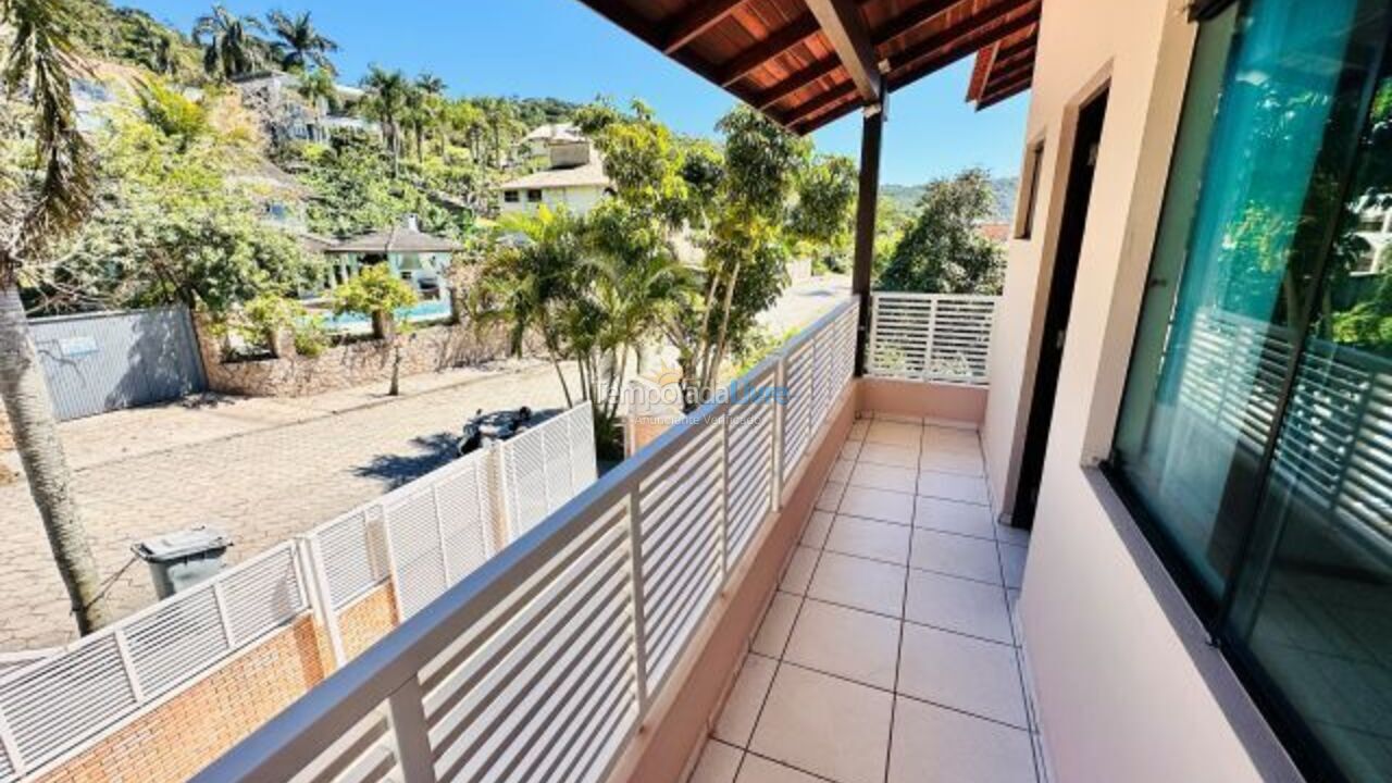House for vacation rental in Florianópolis (Praia Brava)