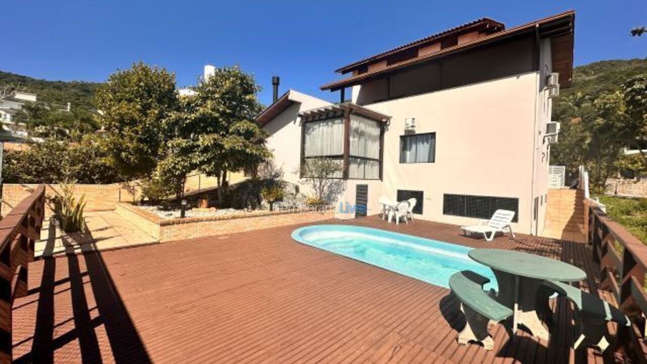 House for vacation rental in Florianópolis (Praia Brava)