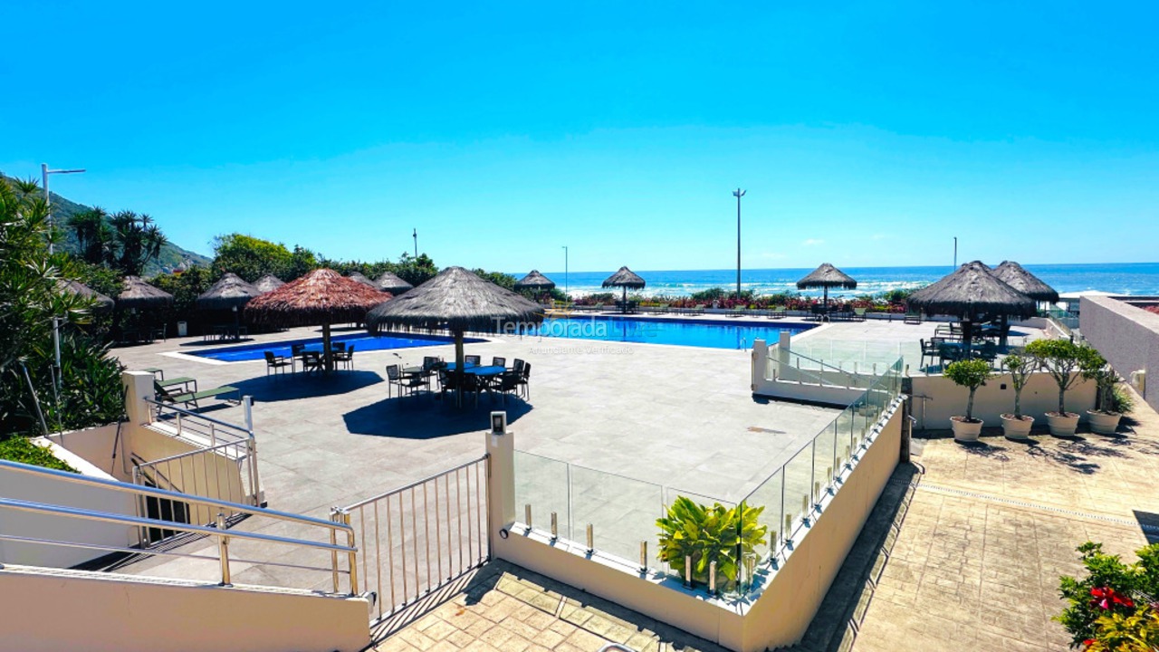 Apartamento para aluguel de temporada em Florianópolis (Praia Brava)