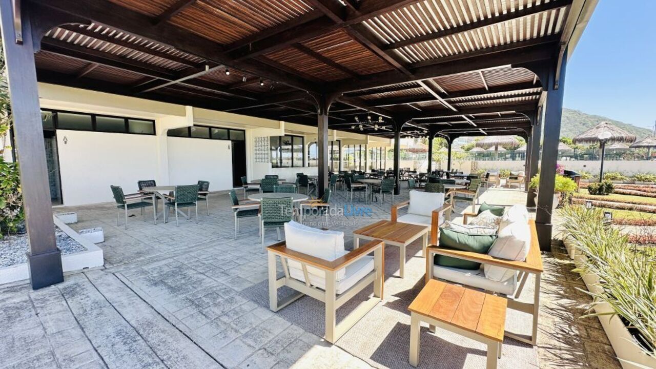 Apartamento para aluguel de temporada em Florianópolis (Praia Brava)