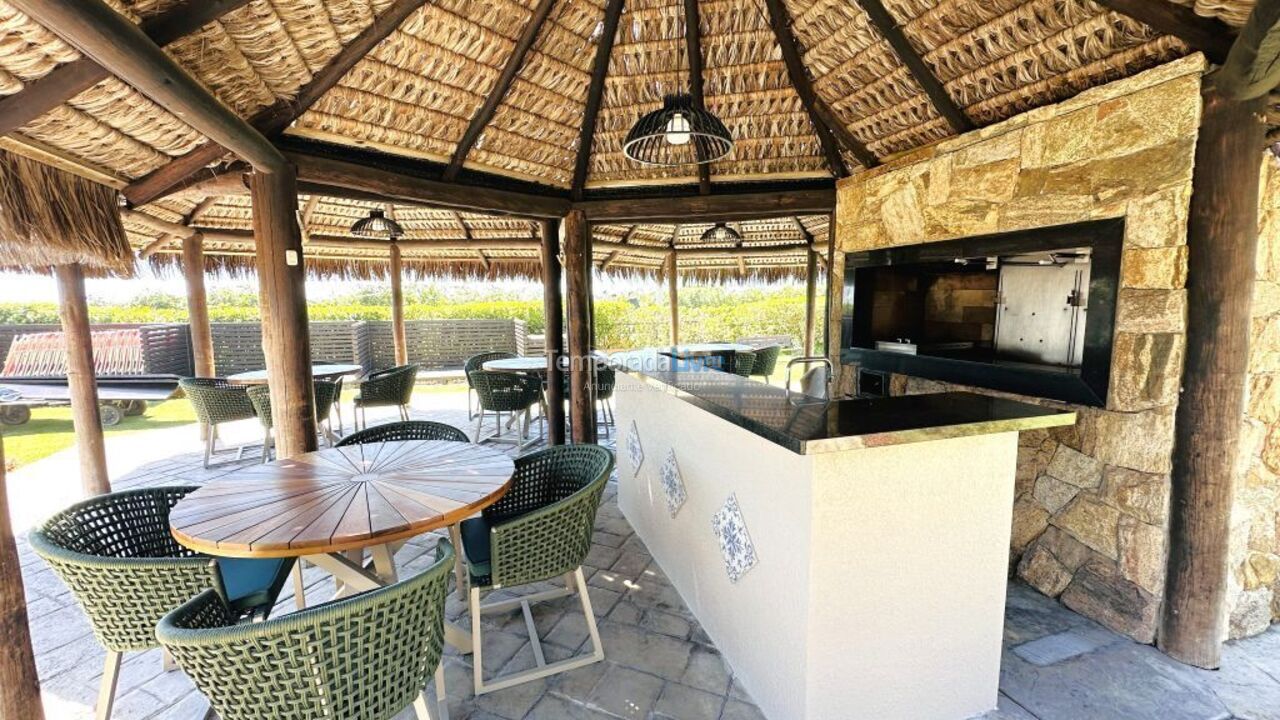 Apartamento para aluguel de temporada em Florianópolis (Praia Brava)