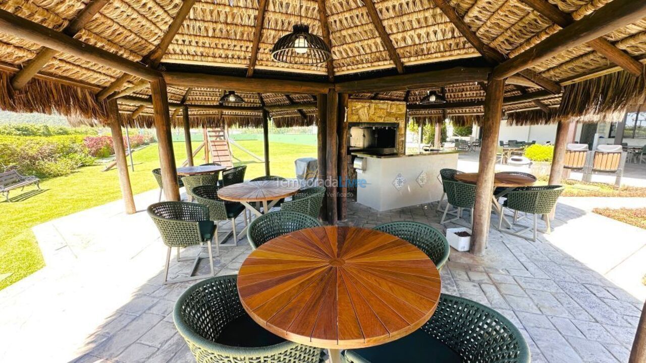 Apartamento para aluguel de temporada em Florianópolis (Praia Brava)