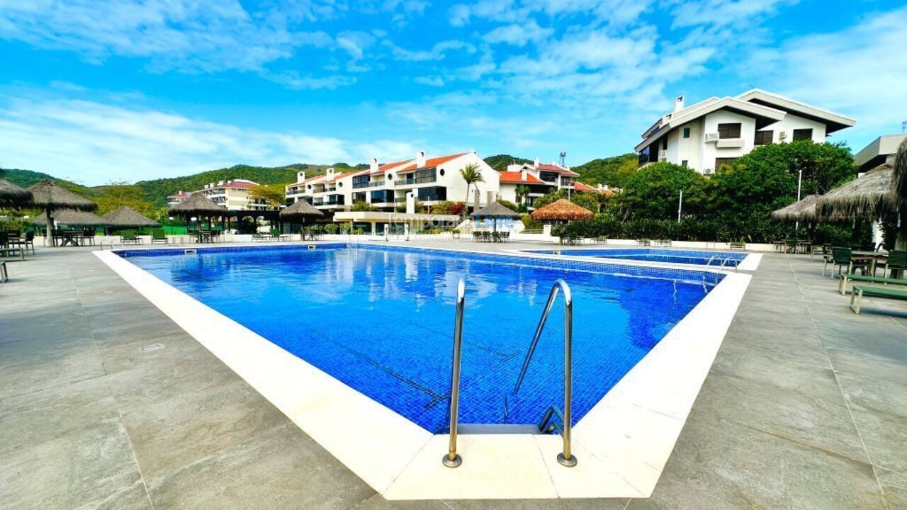 Apartamento para aluguel de temporada em Florianópolis (Praia Brava)