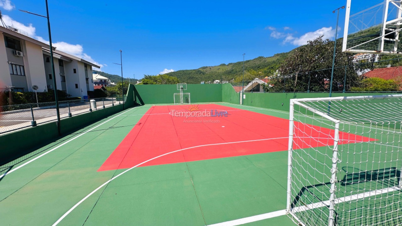 Apartamento para aluguel de temporada em Florianópolis (Praia Brava)