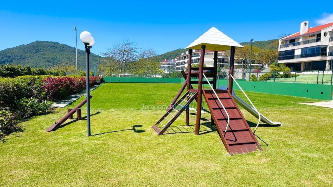 Apartamento para aluguel de temporada em Florianópolis (Praia Brava)