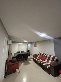 Apartamento Guaruja Pitangueiras con barbacoa - edificio con piscina