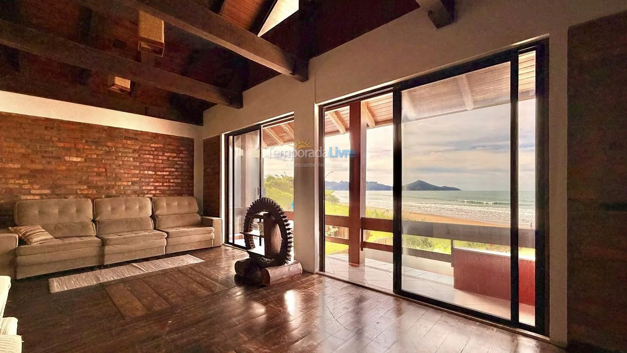 House for vacation rental in Bombinhas (Praia de Canto Grande Mar de Fora)