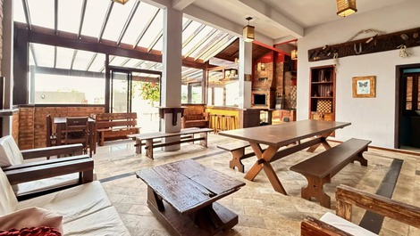 Beachfront House with 5 Suites - Canto Grande Beach - Bombinhas|SC