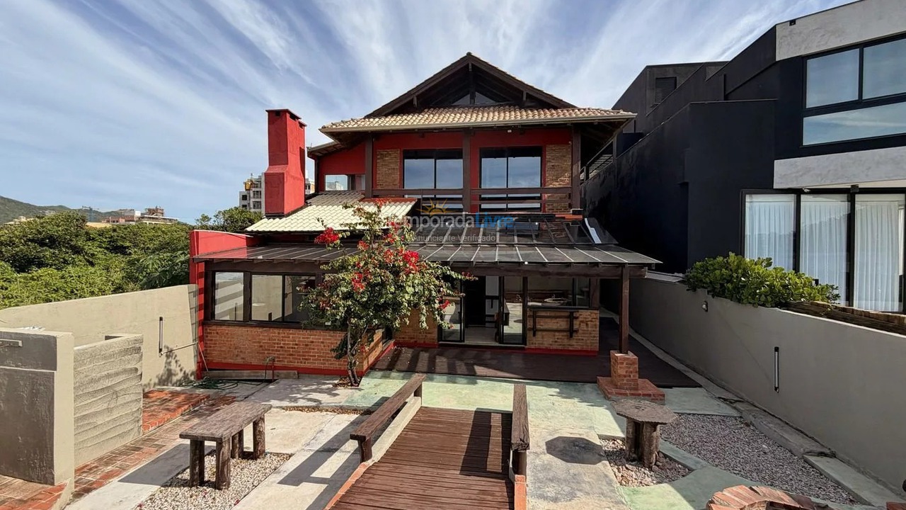 House for vacation rental in Bombinhas (Praia de Canto Grande Mar de Fora)