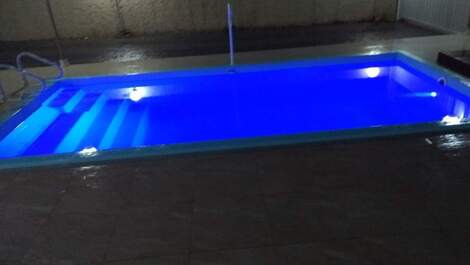 HERMOSA CASA DE DOS PLANTAS CON PISCINA