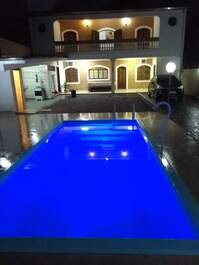 HERMOSA CASA DE DOS PLANTAS CON PISCINA