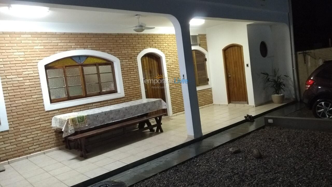 Casa para alquiler de vacaciones em Ubatuba (Maranduba)