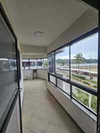 APARTAMENTO PERFECTO FRENTE AL MAR EN EL CENTRO DE ITAPEMA