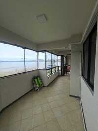 APARTAMENTO PERFECTO FRENTE AL MAR EN EL CENTRO DE ITAPEMA
