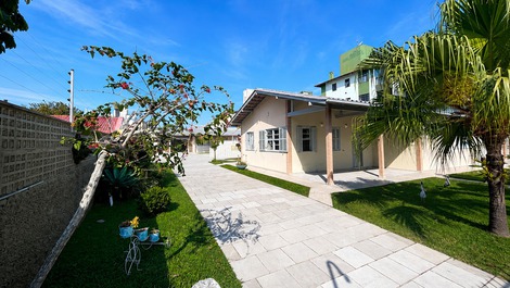 HERMOSA CASA DE 4 HABITACIONES, PISCINA PRIVADA🏖️🏡