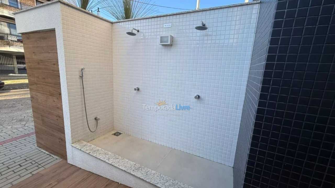 Apartamento para aluguel de temporada em Bombinhas (Praia de Canto Grande Mar de Fora)