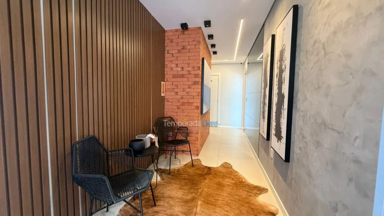 Apartamento para aluguel de temporada em Bombinhas (Praia de Canto Grande Mar de Fora)