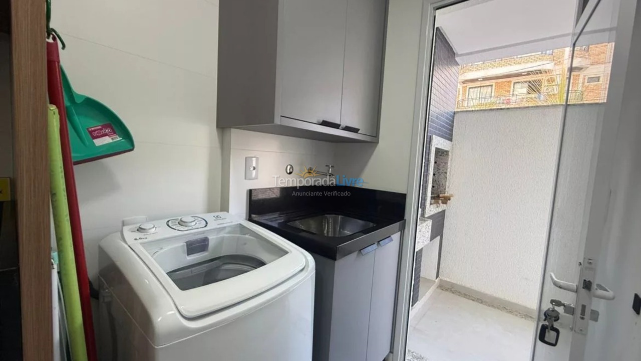Apartamento para aluguel de temporada em Bombinhas (Praia de Canto Grande Mar de Fora)