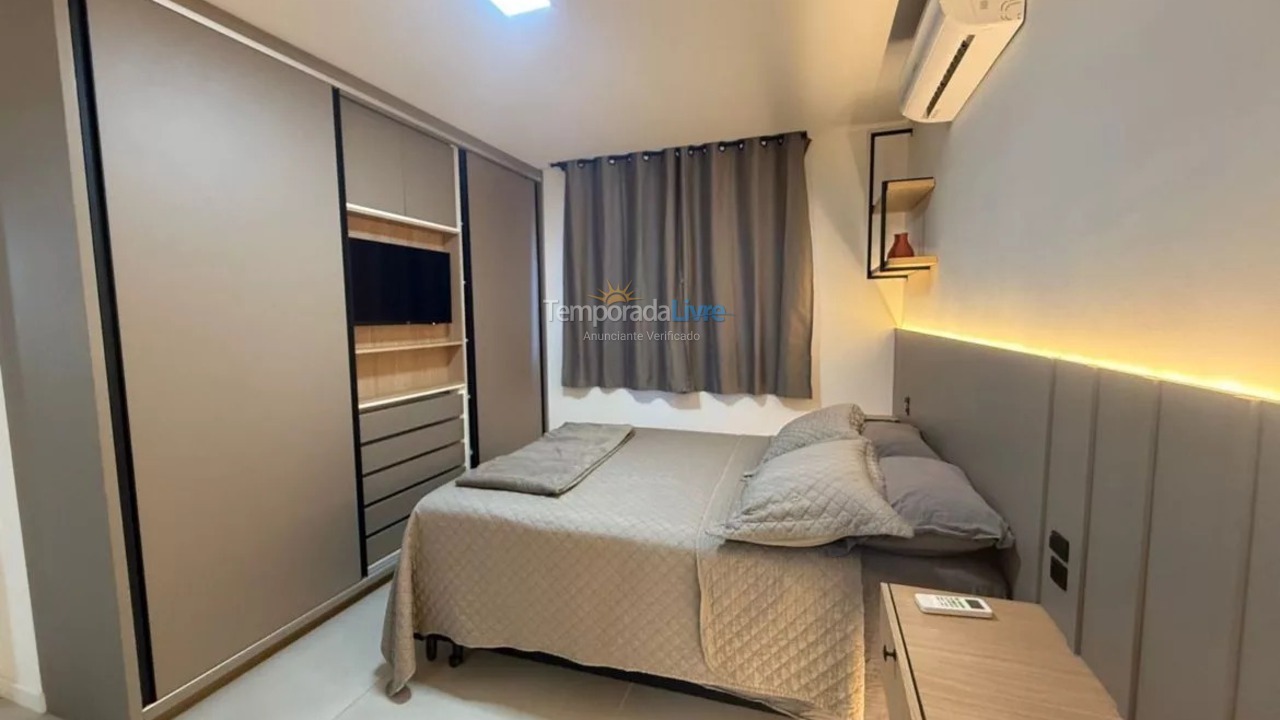 Apartamento para aluguel de temporada em Bombinhas (Praia de Canto Grande Mar de Fora)