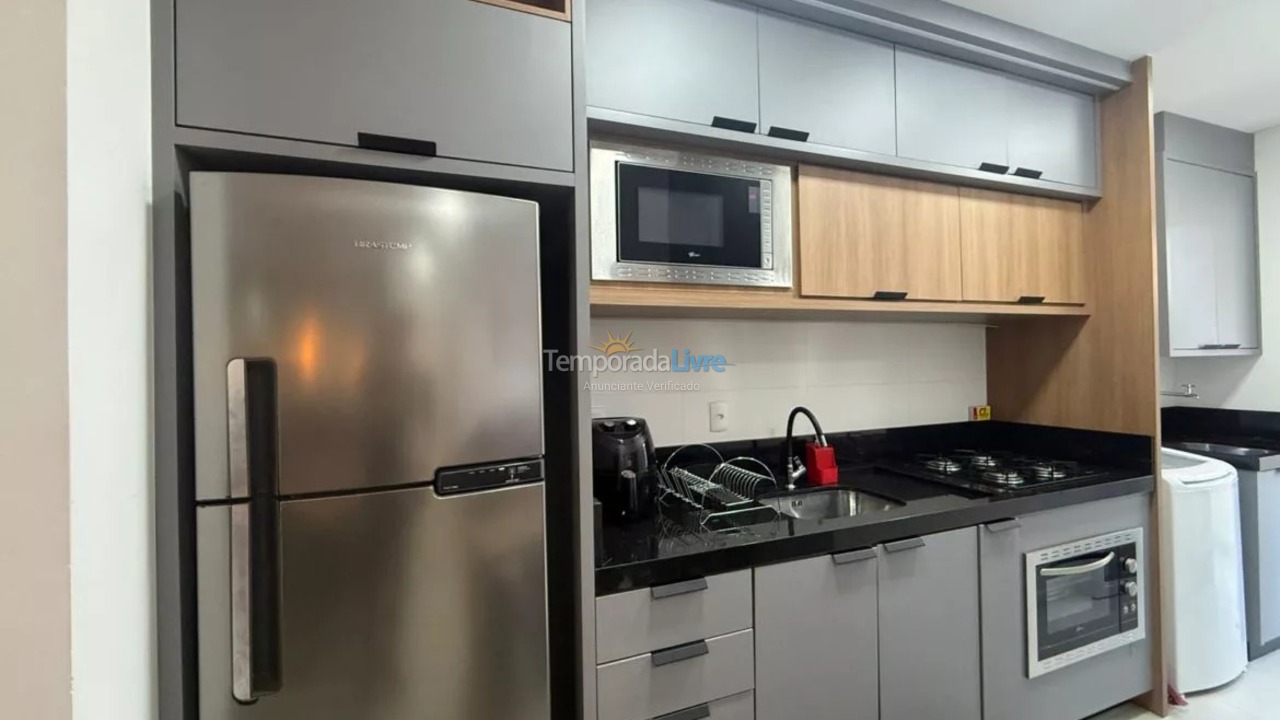 Apartamento para aluguel de temporada em Bombinhas (Praia de Canto Grande Mar de Fora)