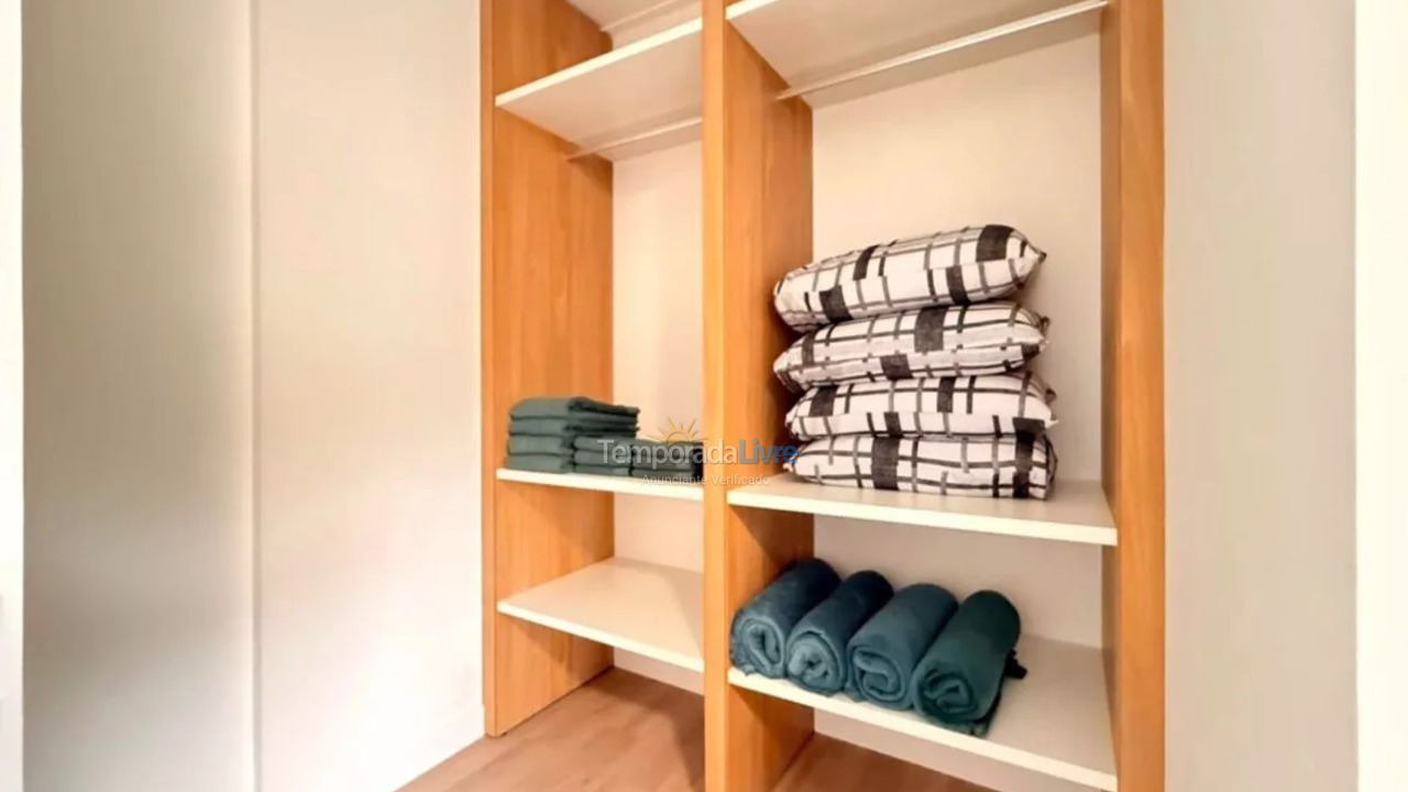 Apartamento para aluguel de temporada em Bombinhas (Praia de Canto Grande Mar de Fora)