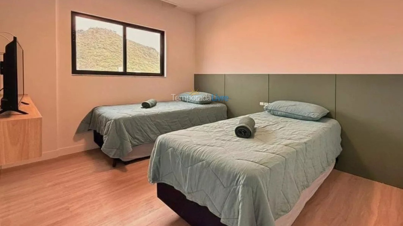 Apartamento para aluguel de temporada em Bombinhas (Praia de Canto Grande Mar de Fora)
